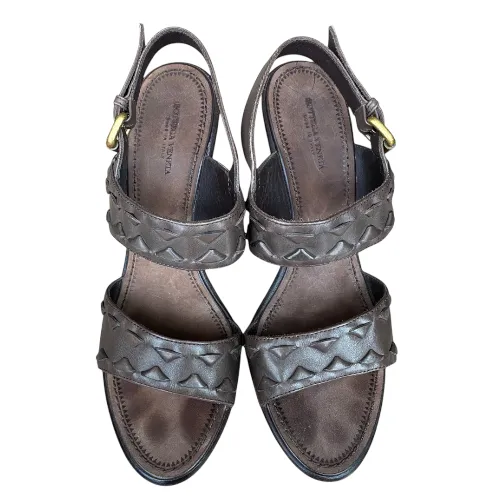 BOTTEGA VENETA Brown Intrecciato Weave Leather Slingback Sandals, Size 39.5